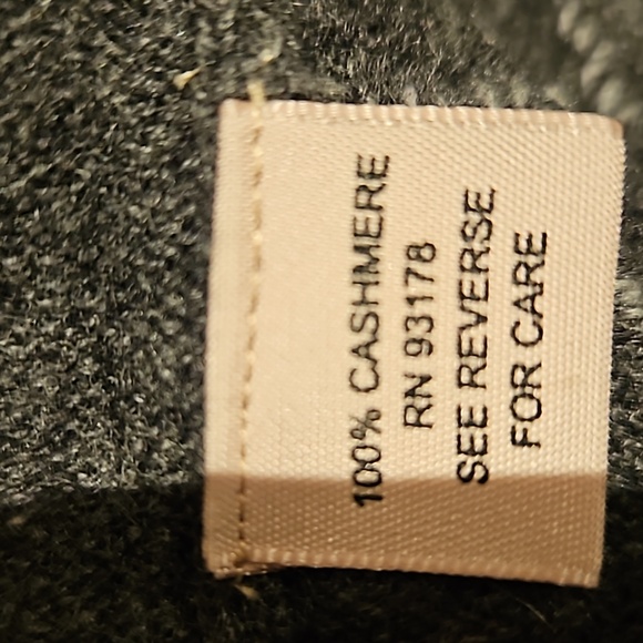 Philosophy  Cashmere Sweater size S. - Picture 4 of 5